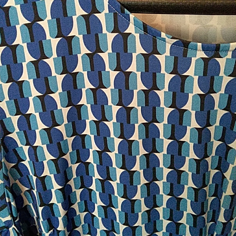 Womens short sleeve dress - Picture 2 of 8